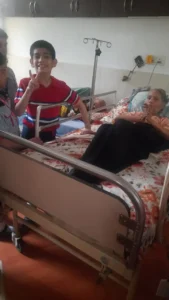 Visit to Aastha Old Age Hospital by Birthday Students (3)