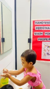 Highlight the 6 steps to be followed for hand wash img (5)